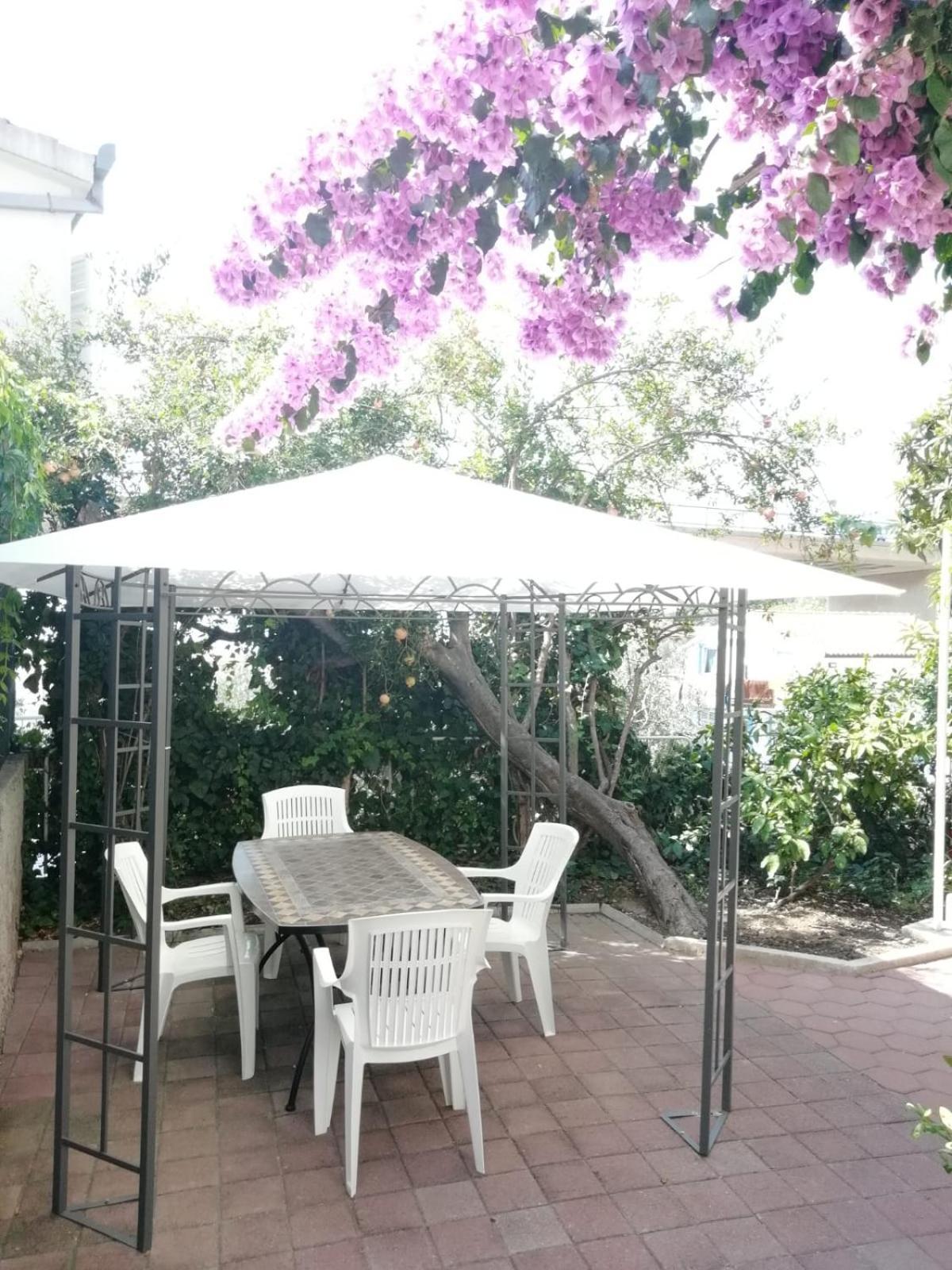 Apartmani Ivona Podgora Esterno foto